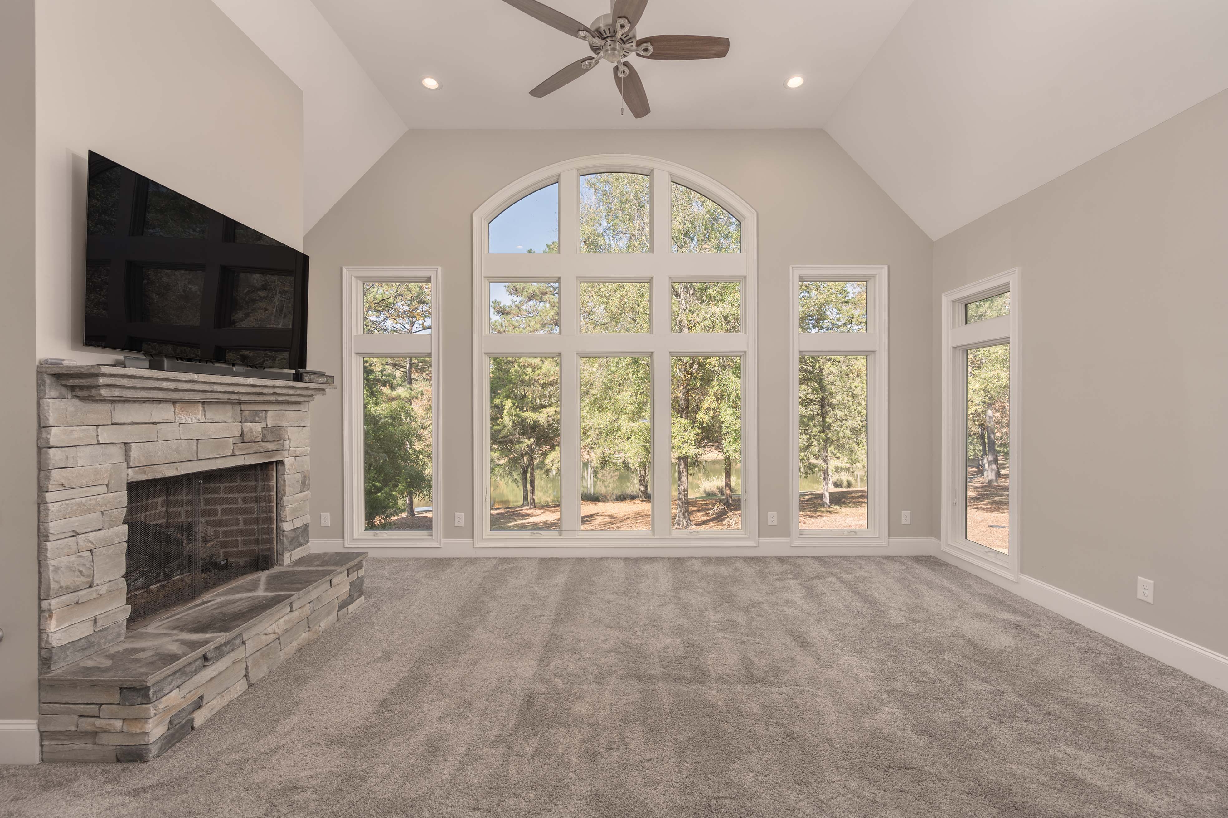 1011 Penfield Way image 32